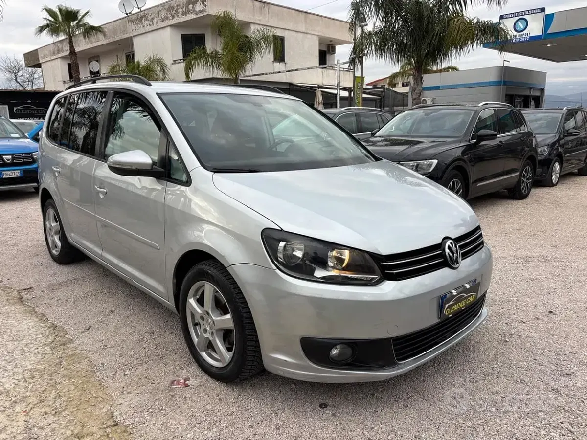Usata VW Touran 105 CV (77 kW) 2012 Grigio Monovolume
