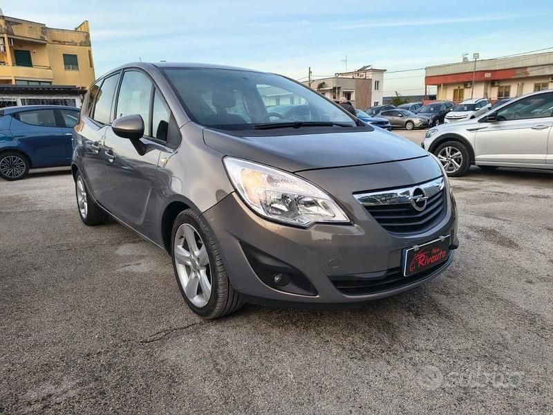 Usata Opel Meriva 100 CV (73 kW) 2011 Verde Monovolume
