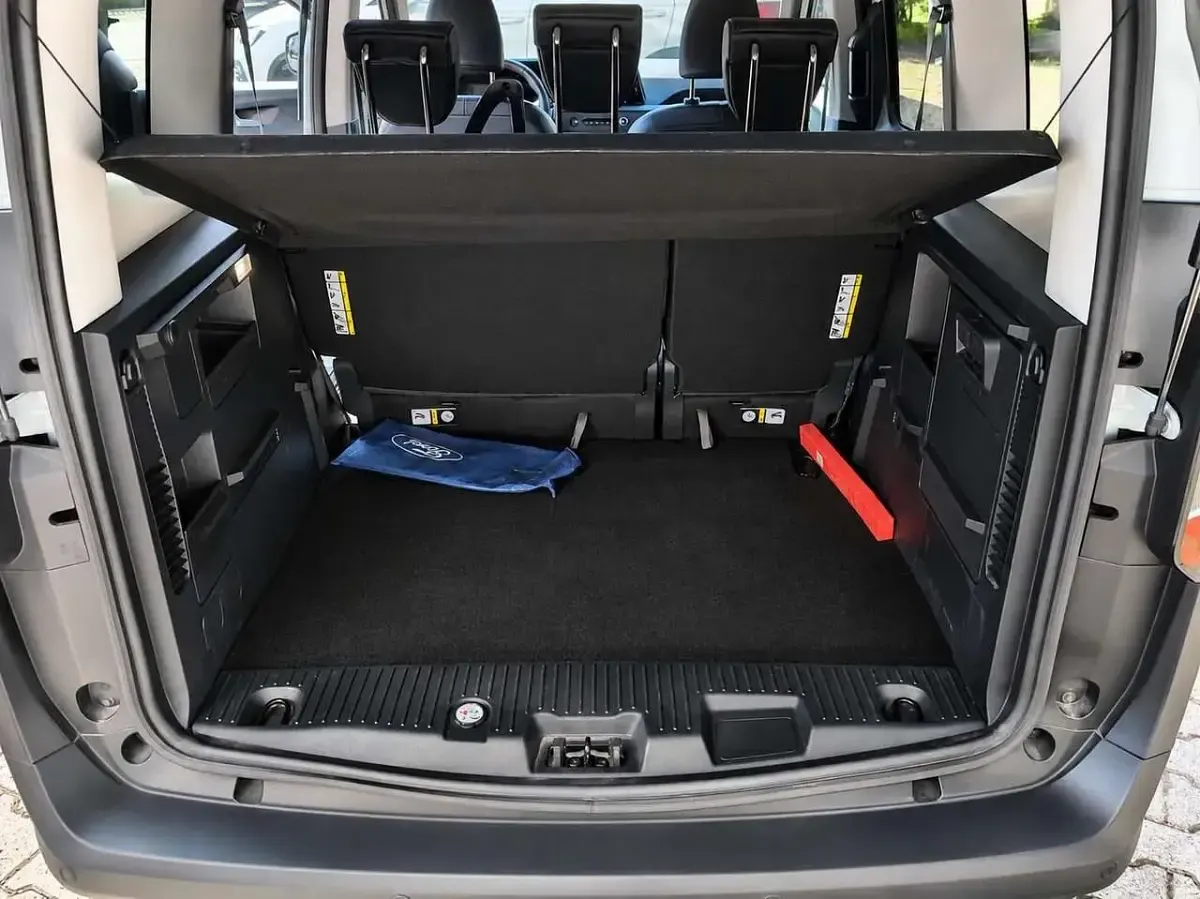 Usata Ford Tourneo Courier Active 125 CV (91 kW) 2024 Other Monovolume