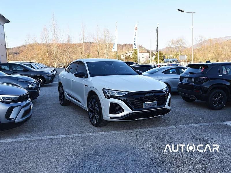 Usata Audi Q8 Sportback e-tron S-Line 158 kW (215 CV) 2024 Bianco perla SUV