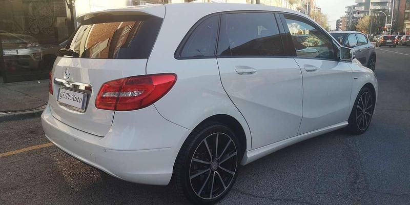 Usata Mercedes B180 Executive 109 CV (80 kW) 2012 Bianco Monovolume