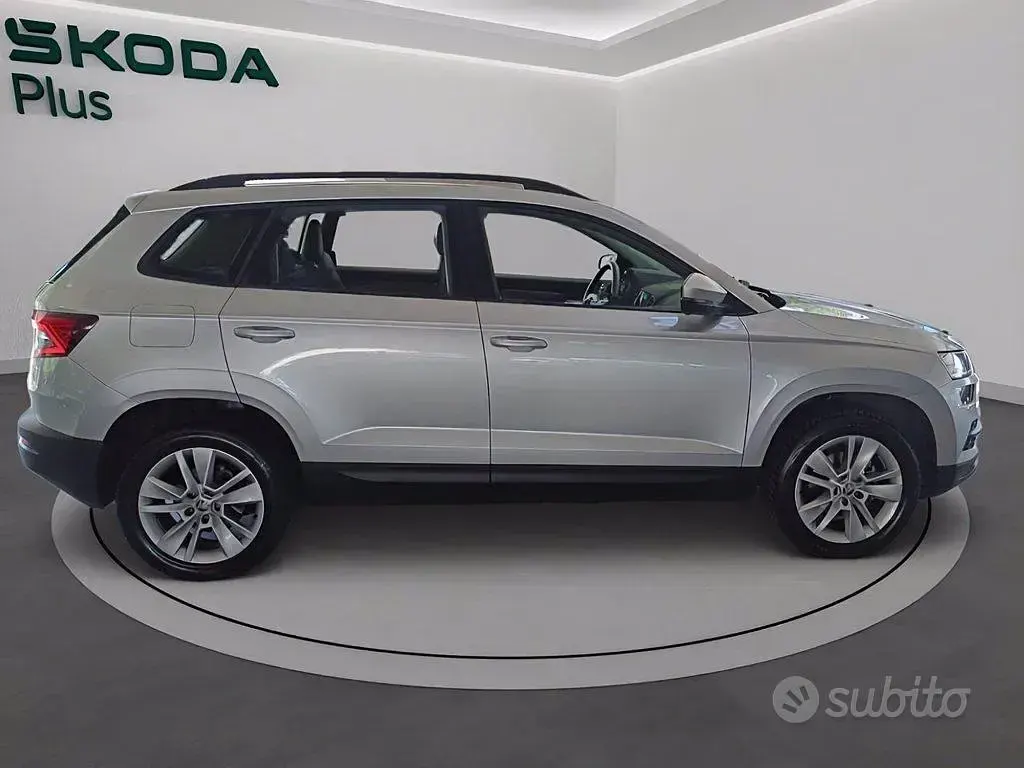 Usata Skoda Karoq Executive 116 CV (85 kW) 2021 Grigio SUV
