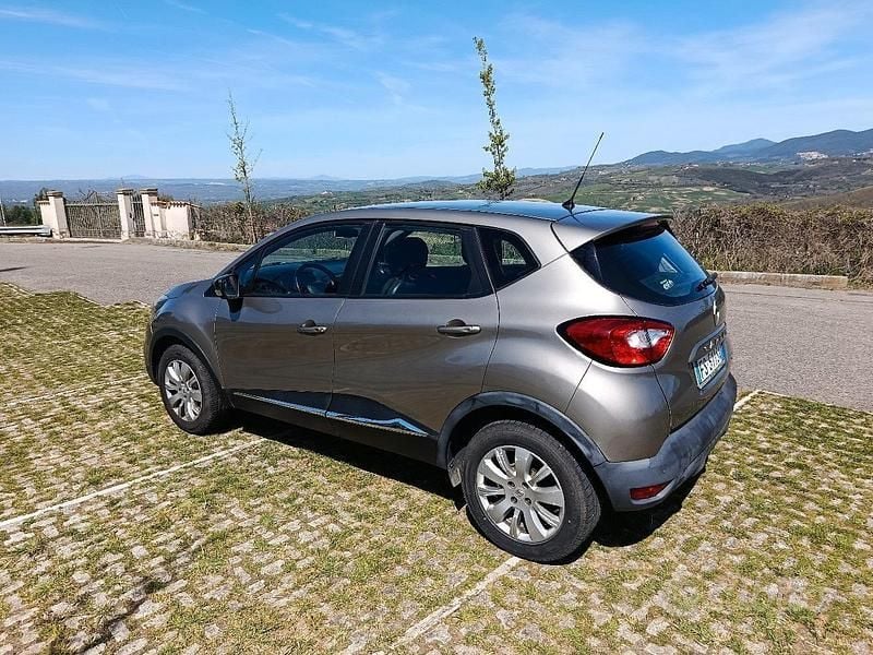 Usata Renault Captur 2018 Grigio SUV