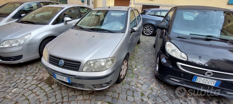 Usata 2005 Fiat Punto Due volumi | 1950 € (Buon prezzo) - Immagine 1/4