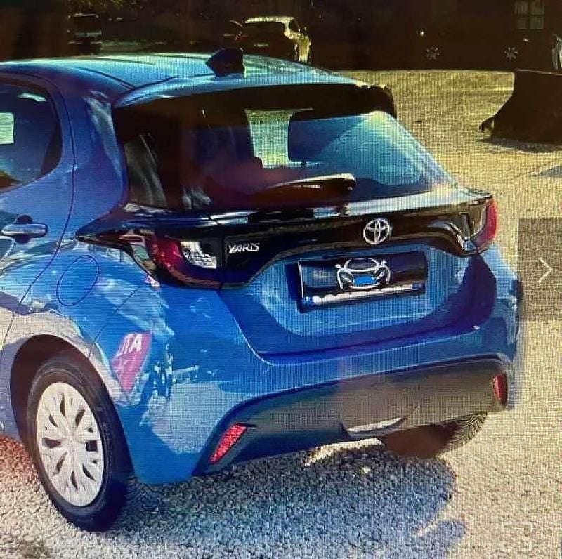 Usata Toyota Yaris Active 69 CV (50 kW) 2020 Blu/azzurro Berlina