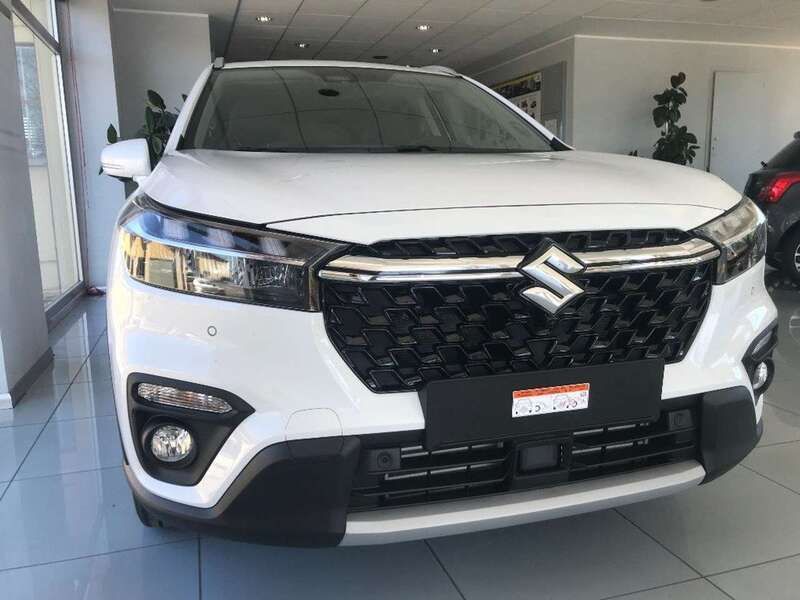 Bianco Nuova 2025 Suzuki SX4 S-Cross SUV | 24.850 € (Buon prezzo) - Immagine 1/4