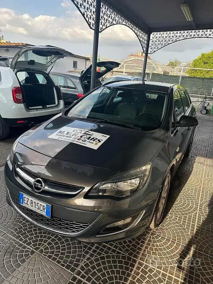 Usata Opel Astra Cosmo 110 CV (80 kW) 2015 Marrone Station wagon