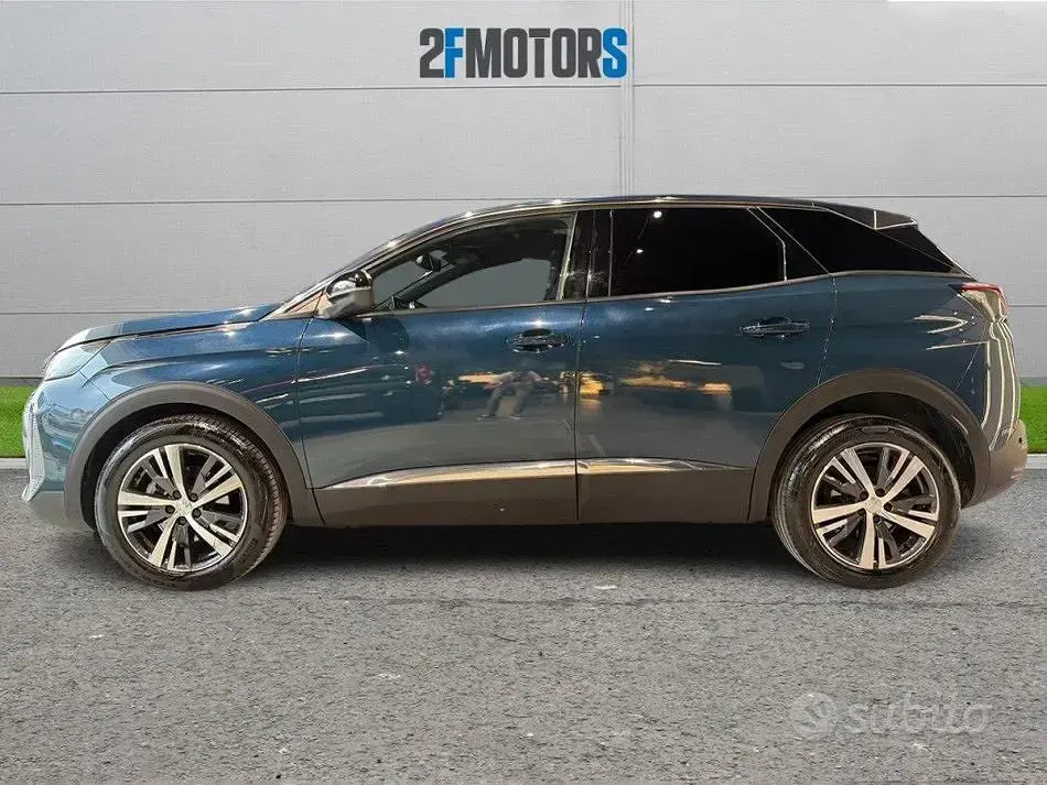 Usata Peugeot 3008 Allure 131 CV (96 kW) 2023 Blu/azzurro SUV