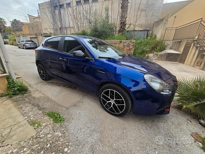 Usata Alfa Romeo Giulietta 120 CV (88 kW) 2018 Blu Utilitaria