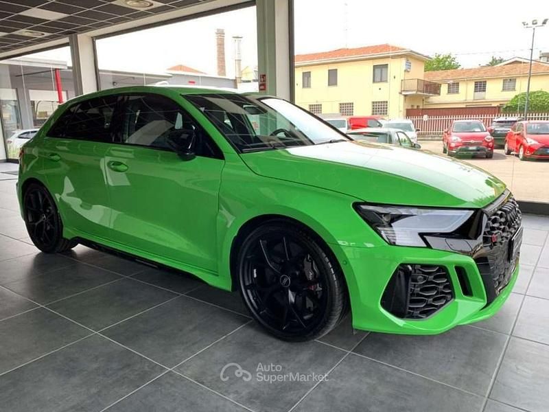Verde pastello Usata 2022 Audi RS3 Design Tre volumi | 59.500 € (Molto cara) - Immagine 1/4