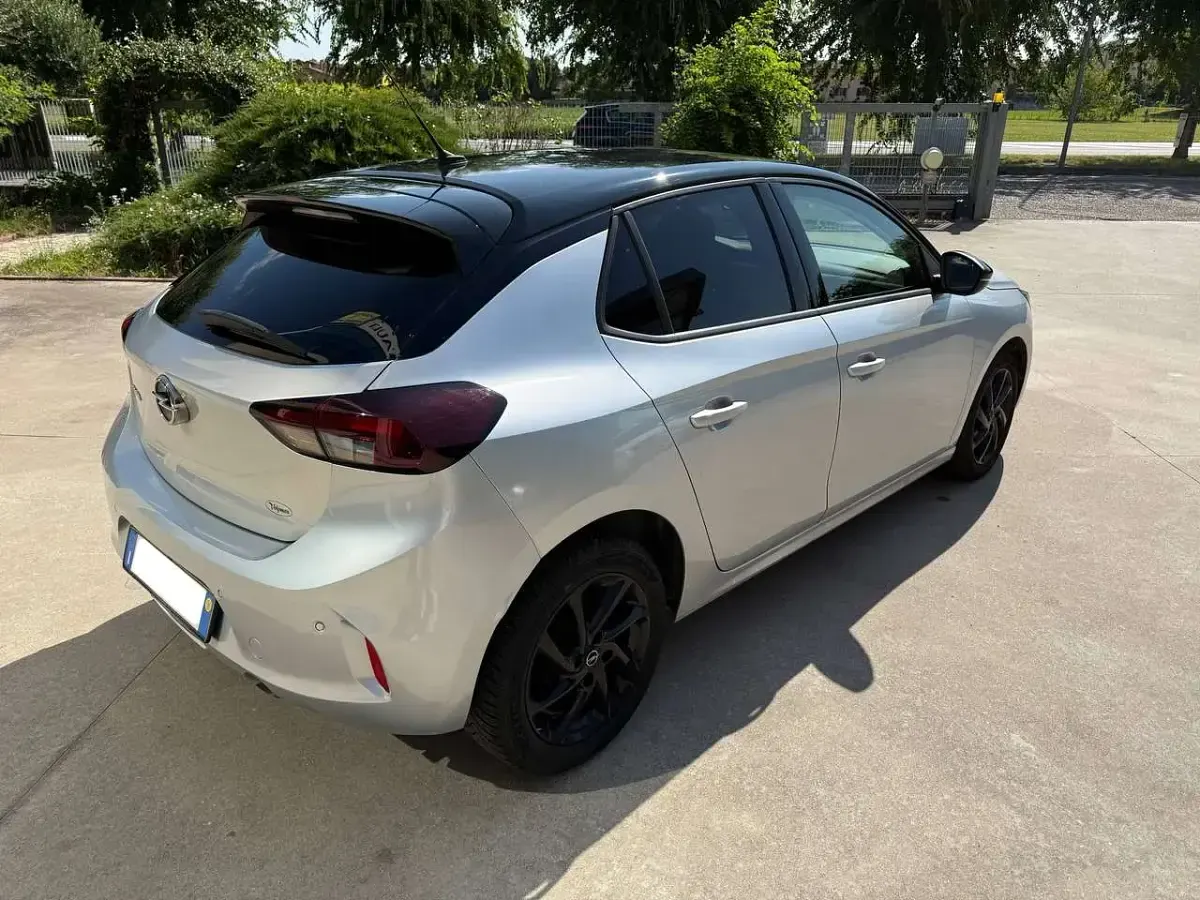 Usata Opel Corsa Elegance 101 CV (74 kW) 2022 Quartz grey Utilitaria