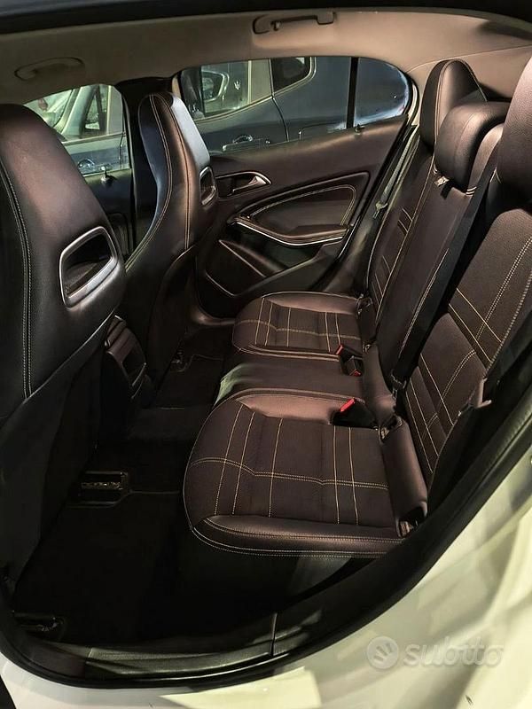 Usata Mercedes GLA200 136 CV (100 kW) 2016 Bianco SUV
