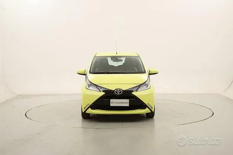 Usata Toyota Aygo Cool 69 CV (50 kW) 2017 Giallo Utilitaria