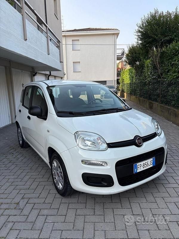 Usata Fiat Panda Easy 69 CV (50 kW) 2018 Bianco Utilitaria