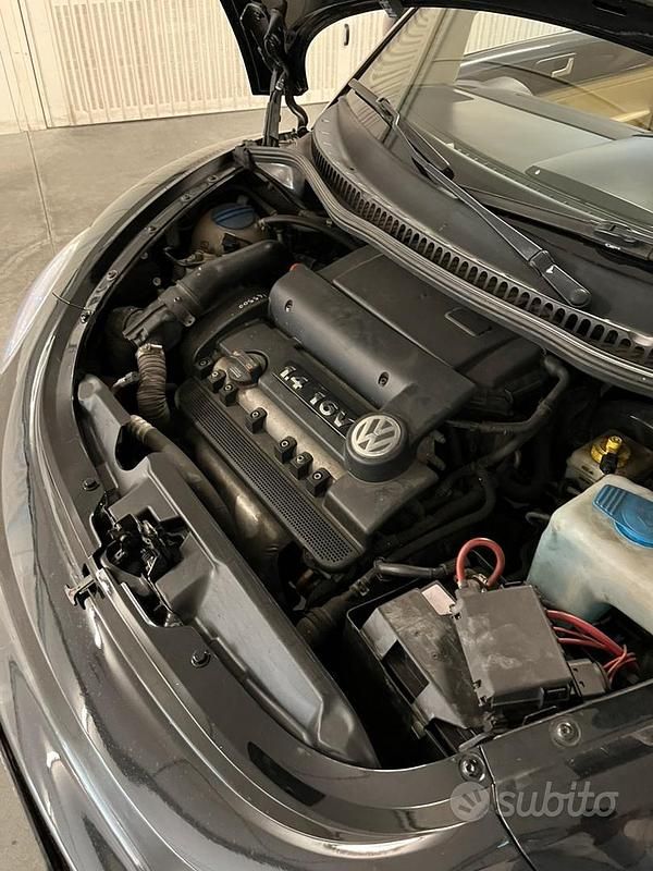 Usata VW New Beetle 75 CV (55 kW) 2008 Nero Utilitaria