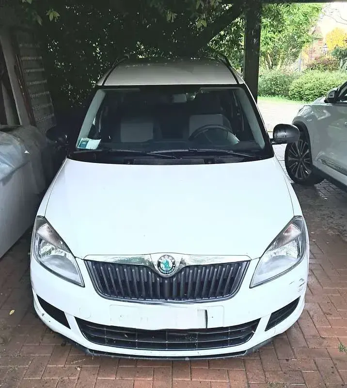 Usata Skoda Roomster Active 69 CV (50 kW) 2011 Bianco Monovolume