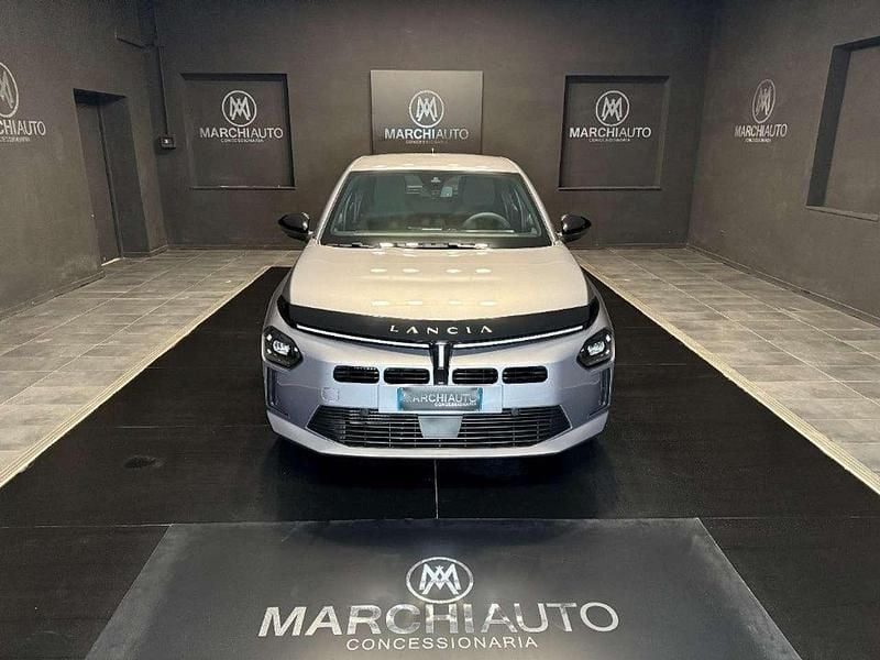Usata Lancia Ypsilon 101 CV (74 kW) 2025 Grigio(met.) Utilitaria