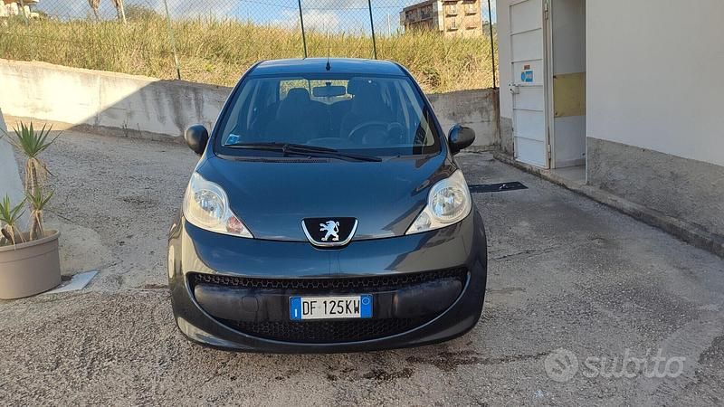 Other Usata 2007 Peugeot 107 Due volumi | 2900 € (Buon prezzo) - Immagine 1/4