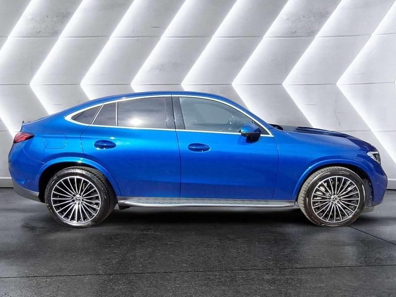 Usata Mercedes GLC300e AMG line 269 CV (197 kW) 2023 Blu/azzurro Coupé