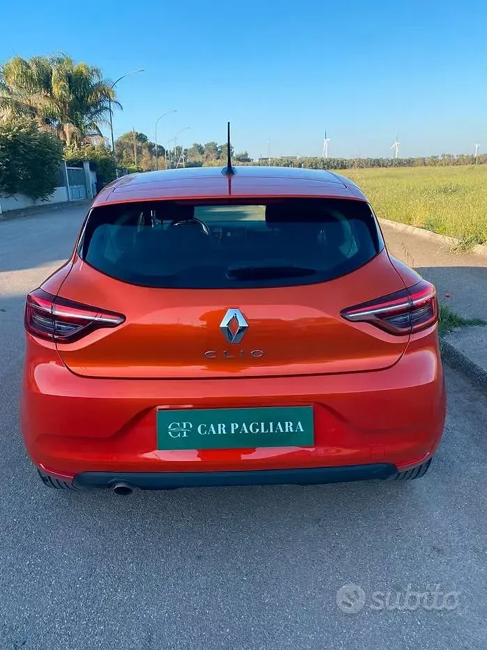 Usata Renault Clio V Techno 101 CV (74 kW) 2023 Rosso Berlina