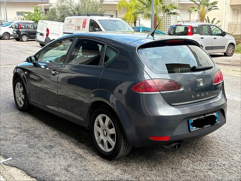 Usata Seat Leon 105 CV (77 kW) 2007 Berlina