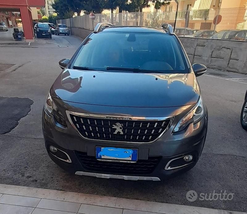 Usata Peugeot 2008 Allure 120 CV (88 kW) 2019 Grigio SUV