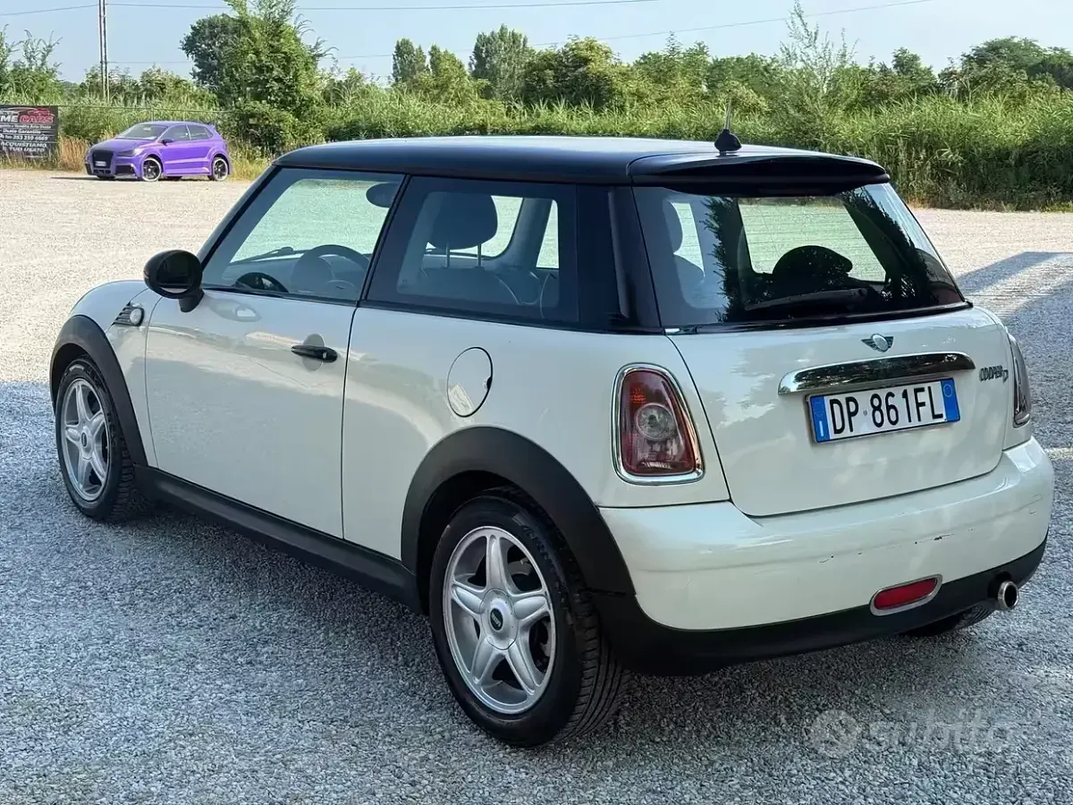 Usata Mini Cooper D Chili 109 CV (80 kW) 2008 Beige Utilitaria