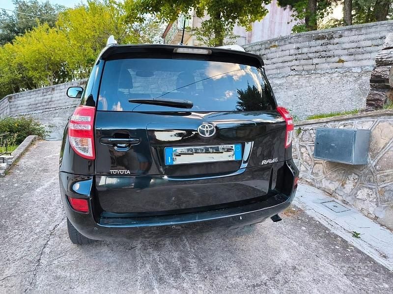 Usado Toyota RAV4 150 CV (110 kW) 2010 Gris SUV