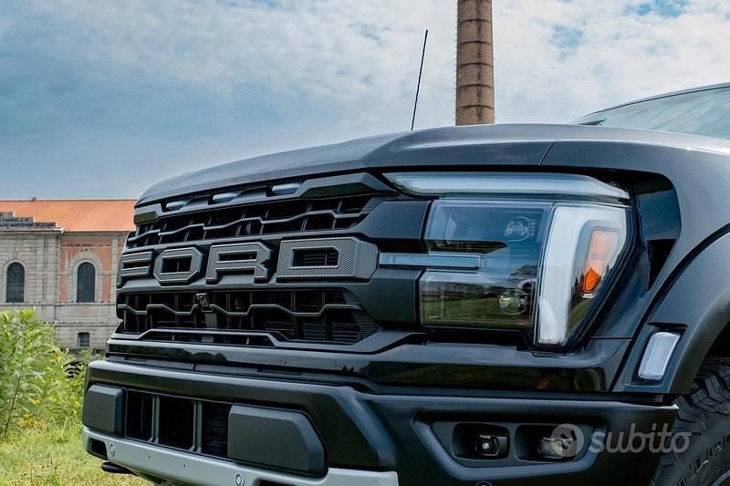 Nuova Ford F-150 Raptor 450 CV (330 kW) 2025 Nero Pick-up