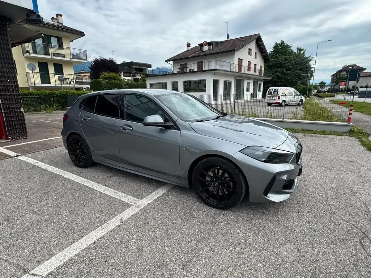 Usata BMW 120 M Sport 190 CV (139 kW) 2022 Grigio Utilitaria