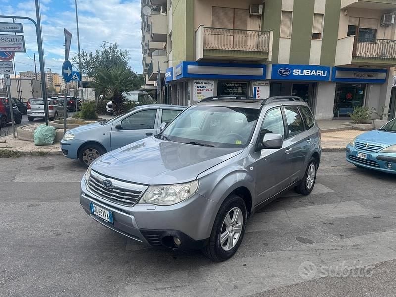 Grigio Usata 2008 Subaru Forester SUV | 8200 € (Molto cara) - Immagine 1/4