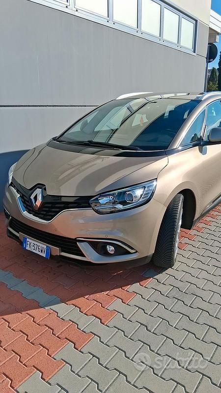 Usata Renault Grand Scénic IV 110 CV (80 kW) 2017 Marrone Monovolume