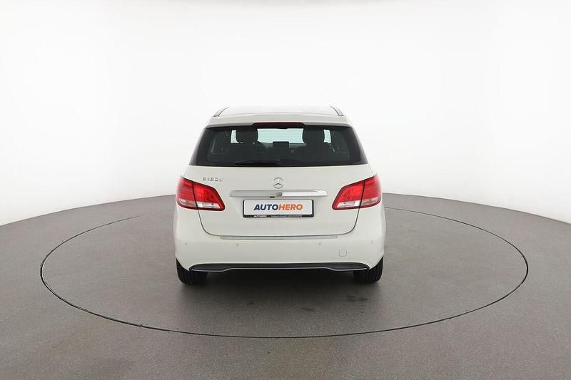 Usata Mercedes B180 110 CV (80 kW) 2016 Bianco Monovolume