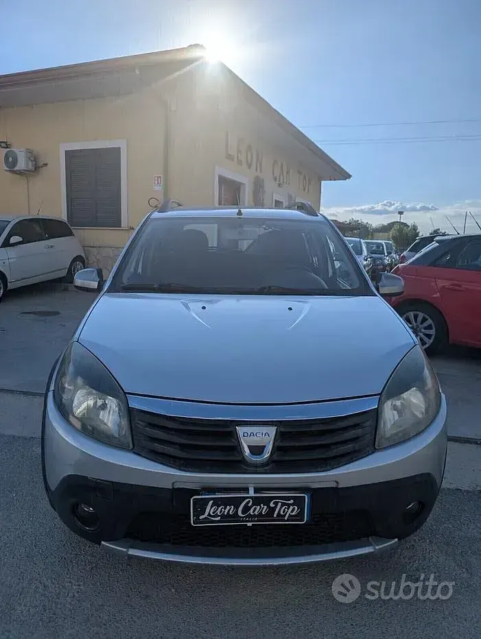 Usata Dacia Sandero 75 CV (55 kW) 2011 Grigio Berlina