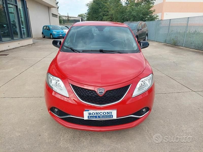 Usata Lancia Ypsilon S 86 CV (63 kW) 2016 Rosso Utilitaria