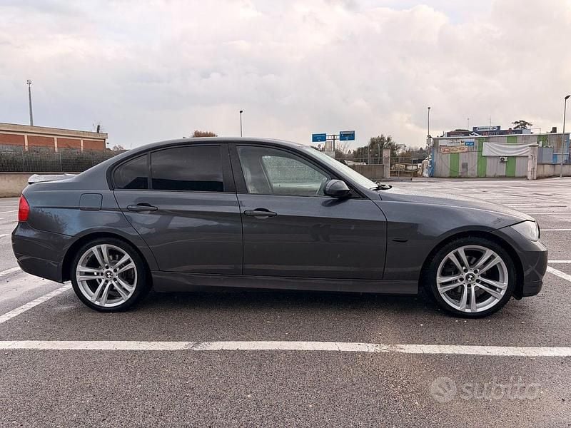 Usata BMW 320 Efficient Dynamics 150 CV (110 kW) 2006 Grigio Berlina