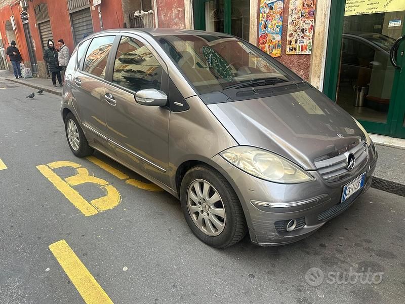 Usata Mercedes A180 Classic 108 CV (79 kW) 2005 Grigio Berlina