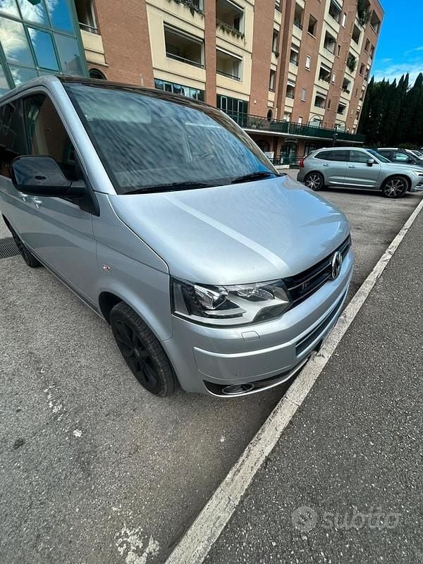 Grigio Usata 2013 VW Multivan Furgone | 21.000 € (Buon prezzo) - Immagine 1/4