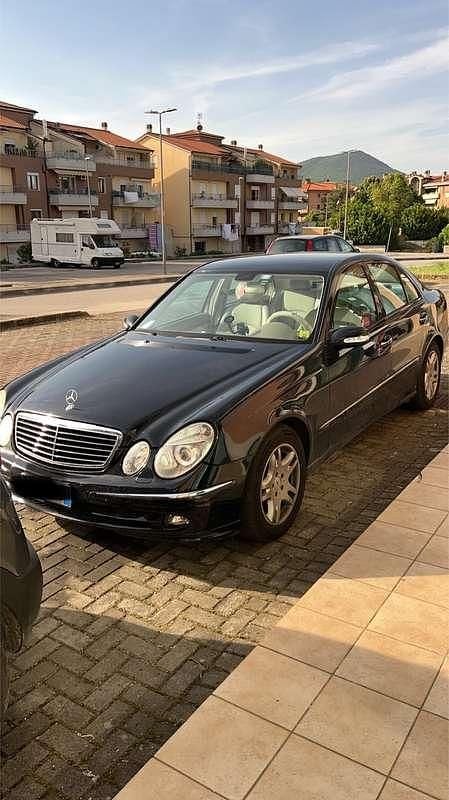 Usata 2005 Mercedes E280 Berlina | 3000 € (Buon prezzo) - Immagine 1/4