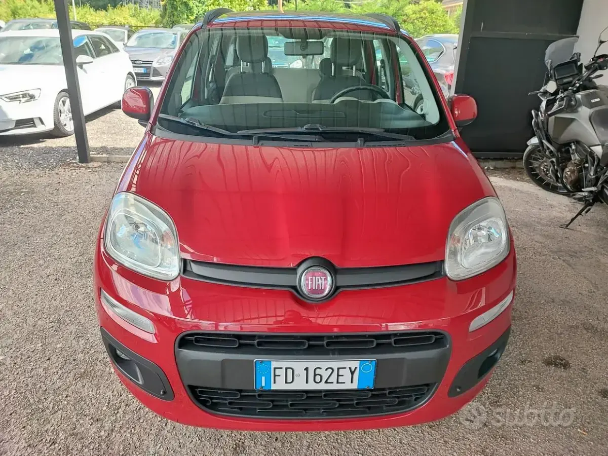 Usata Fiat Panda Lounge 80 CV (58 kW) 2016 Rosso Utilitaria