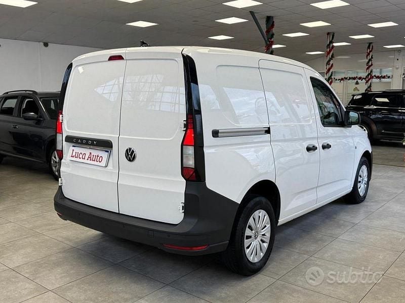 Usata VW Caddy 75 CV (55 kW) 2022 Bianco Monovolume