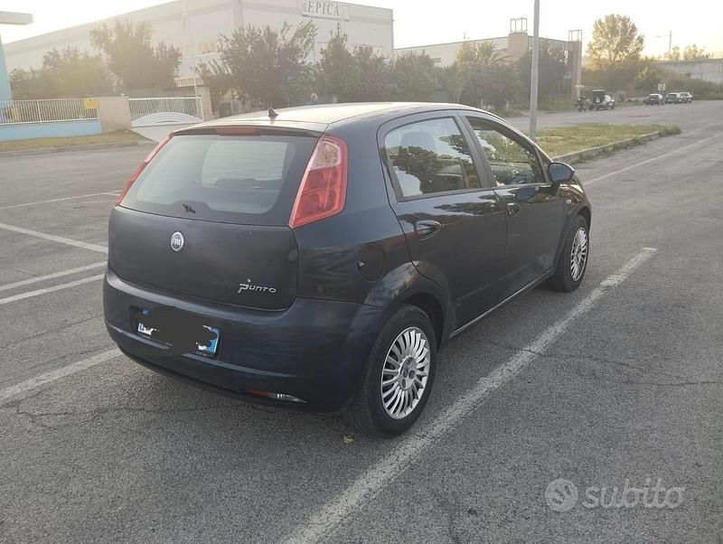 Usata Fiat Punto 78 CV (57 kW) 2008 Nero Utilitaria