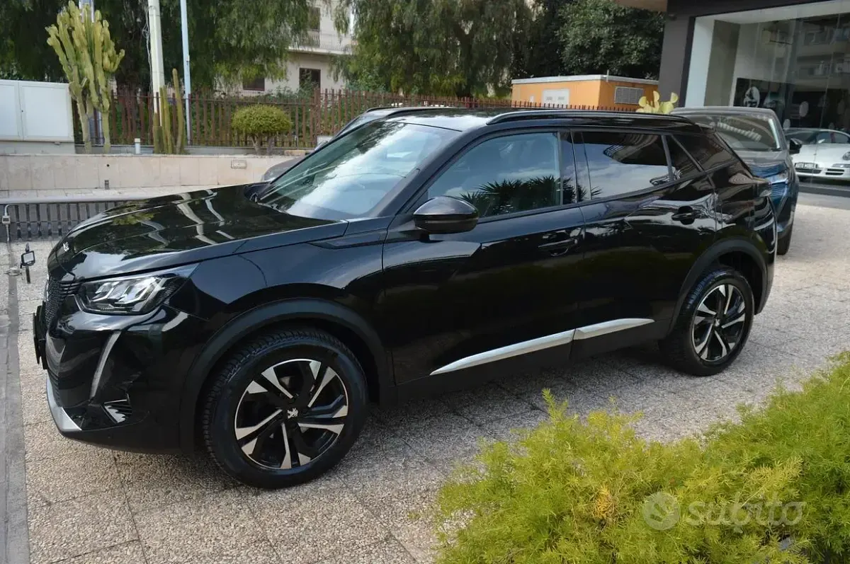 Usata Peugeot 2008 Allure 102 CV (75 kW) 2021 Nero SUV