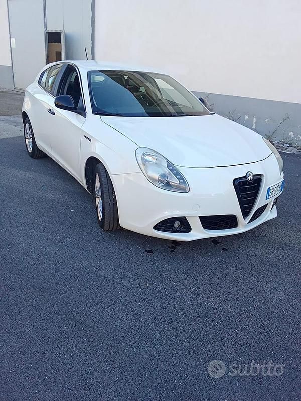 Usata Alfa Romeo Giulietta 105 CV (77 kW) 2011 Bianco Berlina