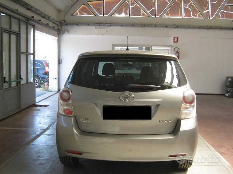Usata Toyota Verso Active 126 CV (92 kW) 2012 Antracite Monovolume
