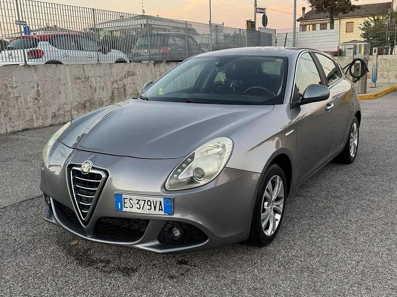 Usata Alfa Romeo Giulietta Business 105 CV (77 kW) 2013 Grigio Berlina