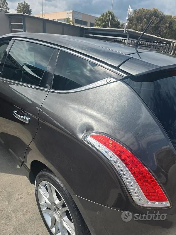 Usata Lancia Delta 120 CV (88 kW) 2008 Nero Utilitaria