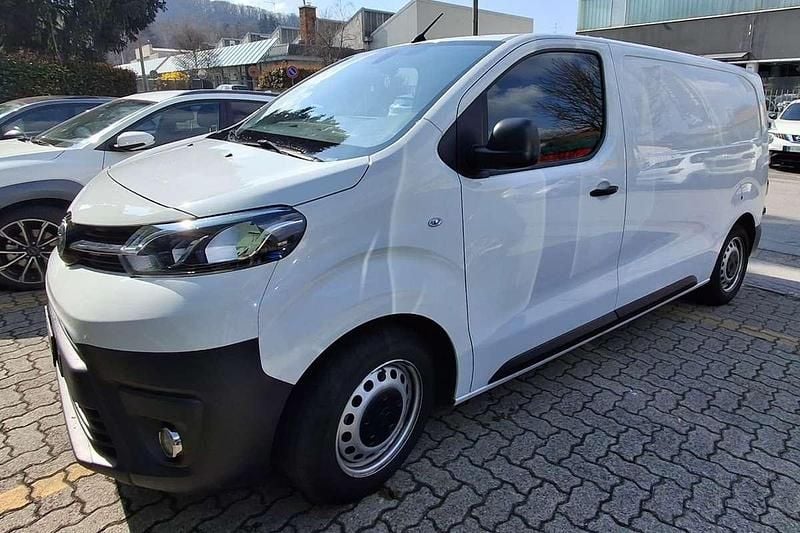 Begagnad Toyota Proace Comfort 120 HK (88 kW) 2024 Vit Minibuss