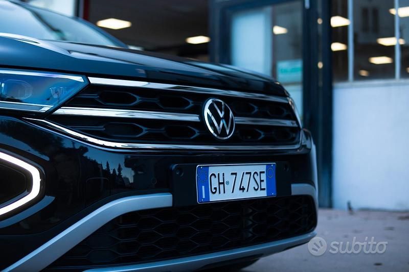 Usata VW T-Roc Style 110 CV (80 kW) 2022 Nero SUV