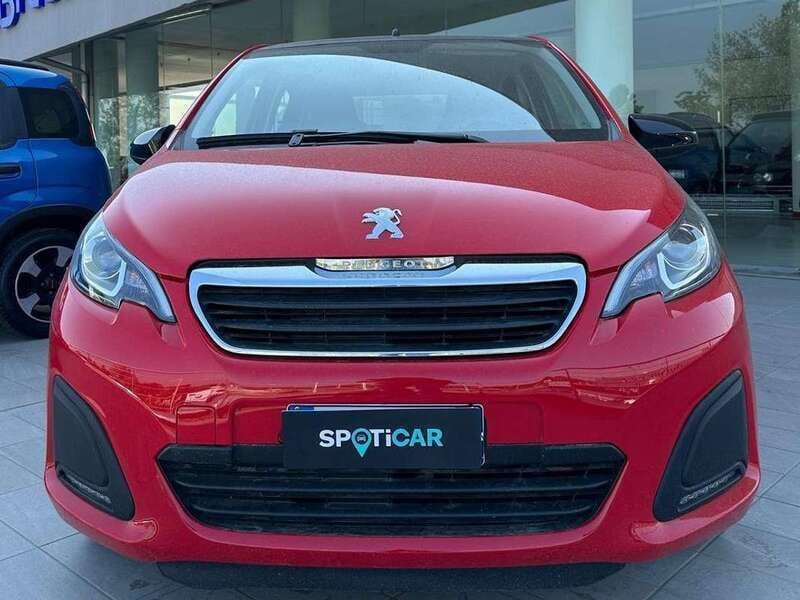 Rosso Usata 2021 Peugeot 108 Active Due volumi | 9900 € (Buon prezzo) - Immagine 1/4